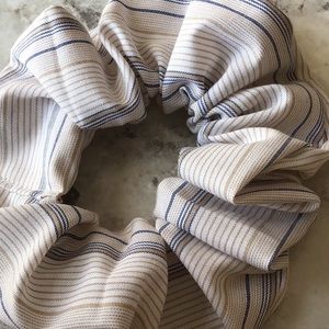 Tan blue pinstripe oxford shirt hair scrunchie new